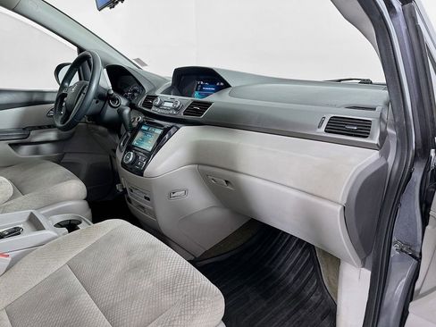 Used 2017 Honda Odyssey SE image 29