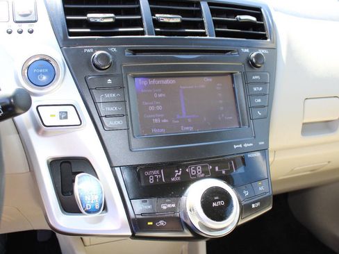 Used 2014 Toyota Prius V Three image 16