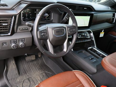 Certified 2025 GMC Sierra 2500 Denali Ultimate image 11