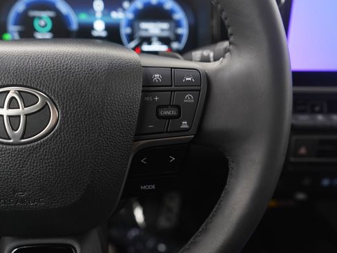 Used 2025 Toyota Camry XSE image 24