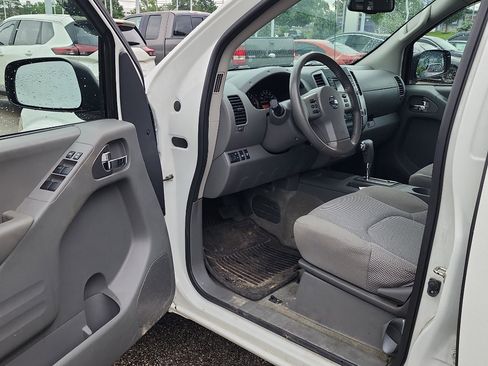 Used 2018 Nissan Frontier SV w/ Value Truck Package AWD/4WD image 10