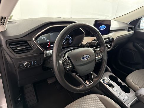 Used 2021 Ford Escape SE w/ SE Sport Appearance Package AWD/4WD image 4