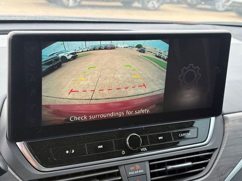 Certified 2024 Nissan Altima 2.5 SV w/ SV Premium Package FWD image 12