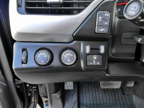 Used 2018 Chevrolet Tahoe LT image 27