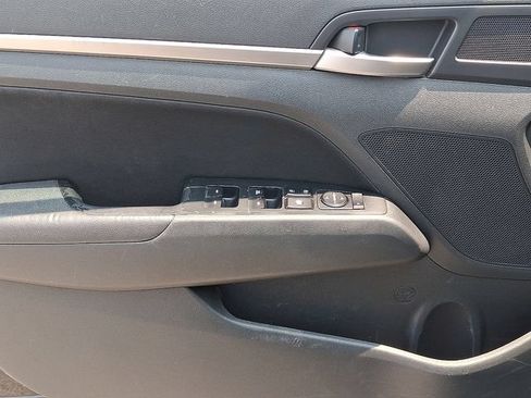 Used 2020 Hyundai Elantra Value Edition w/ Cargo Package (C1) FWD image 12