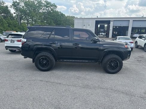 Used 2019 Toyota 4Runner SR5 AWD/4WD image 4