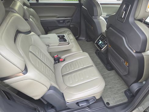 Used 2023 Rivian R1S Launch Edition Quad AWD/4WD image 31