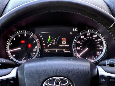 Used 2023 Toyota Highlander LE image 23