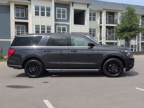 Certified 2023 Ford Expedition Max XLT RWD image 3