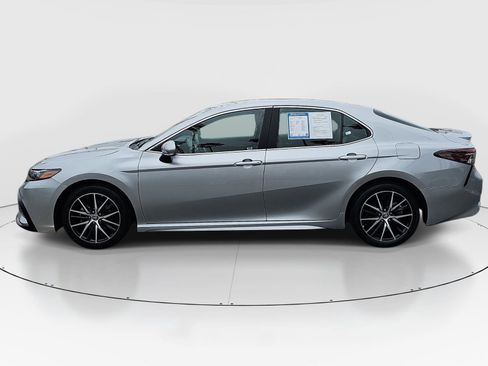 Used 2023 Toyota Camry SE FWD image 8