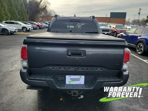 Used 2022 Toyota Tacoma TRD Sport image 6