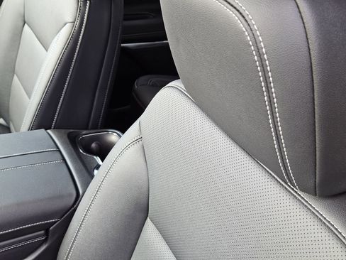 New 2026 Chevrolet Traverse LT w/ Midnight/Sport Edition image 24