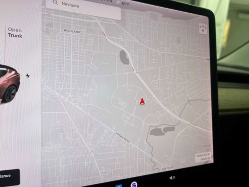 Used 2018 Tesla Model 3 Long Range RWD image 26