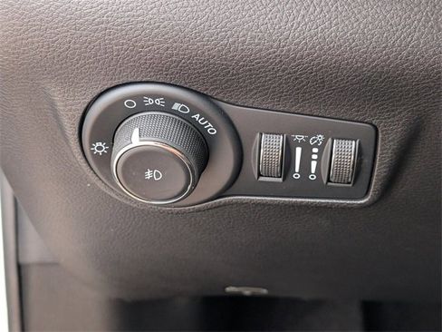 Used 2022 Jeep Compass Latitude w/ Sun and Sound Group image 34