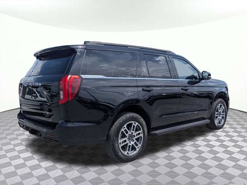 Used 2025 Ford Expedition Active AWD/4WD image 3
