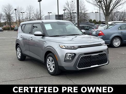 Certified 2022 Kia Soul LX image 1