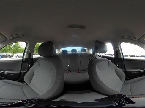 Used 2025 Kia K4 LXS image 41
