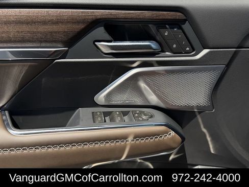 New 2026 GMC Acadia Denali Ultimate w/ LPO, Floor Liner Package AWD/4WD image 21