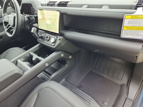 New 2026 Land Rover Defender 110 X-Dynamic SE AWD/4WD image 26