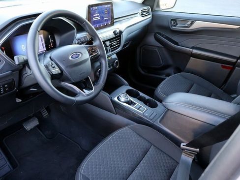 Certified 2023 Ford Escape Active image 3