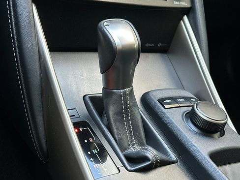 Used 2019 Lexus IS 300 RWD image 18