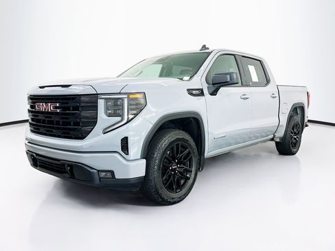 Used 2024 GMC Sierra 1500 Elevation AWD/4WD image 3