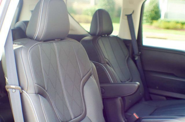 Used 2025 INFINITI QX80 Sensory AWD/4WD image 57