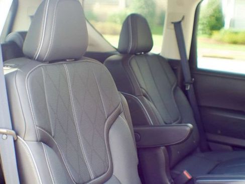Used 2025 INFINITI QX80 Sensory AWD/4WD image 57