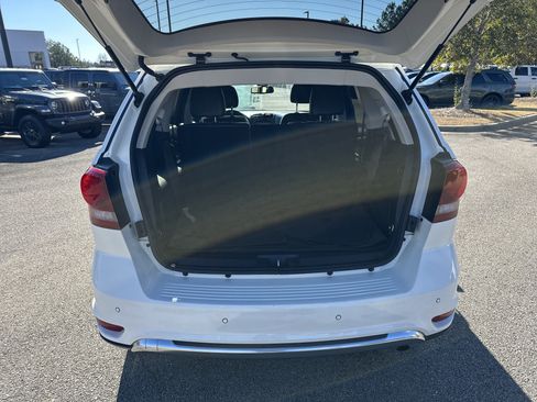 Used 2020 Dodge Journey Crossroad w/ Popular Equipment Group FWD image 19