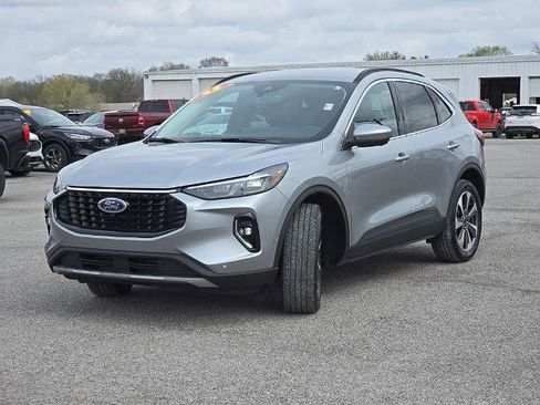 Certified 2023 Ford Escape Platinum w/ Premium Technology Package AWD/4WD image 3