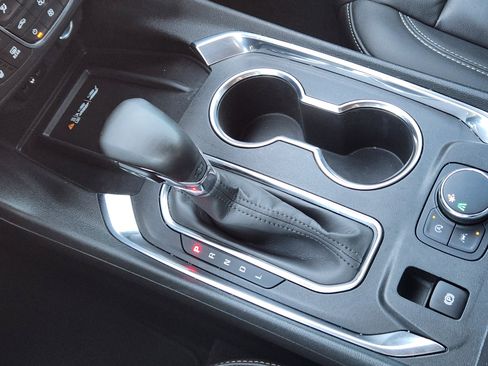 Certified 2023 Chevrolet Traverse LT w/ Rear Camera Mirror Package image 20