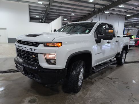 Used 2021 Chevrolet Silverado 2500 Custom w/ Custom Value Package image 6