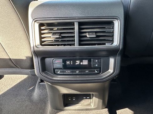 New 2026 Volkswagen Atlas SEL image 8