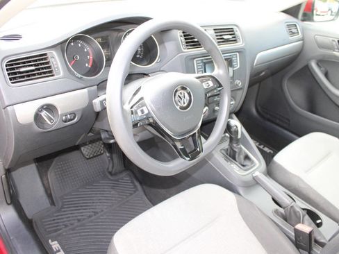 Used 2017 Volkswagen Jetta S image 13