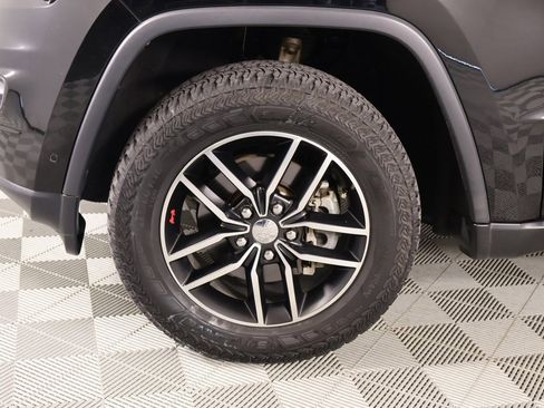 Used 2018 Jeep Grand Cherokee Trailhawk w/ Trailhawk Luxury Group image 19