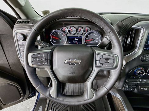 Used 2021 Chevrolet Silverado 1500 LT Trail Boss AWD/4WD image 4