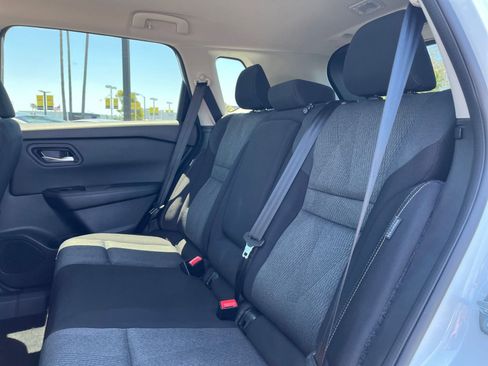 Used 2025 Nissan Rogue SV FWD image 28