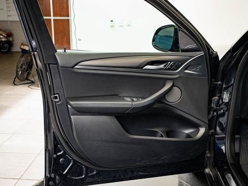 Certified 2025 BMW X4 xDrive30i w/ M Sport Package image 23