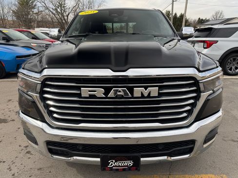 Used 2025 RAM 1500 Laramie AWD/4WD image 2