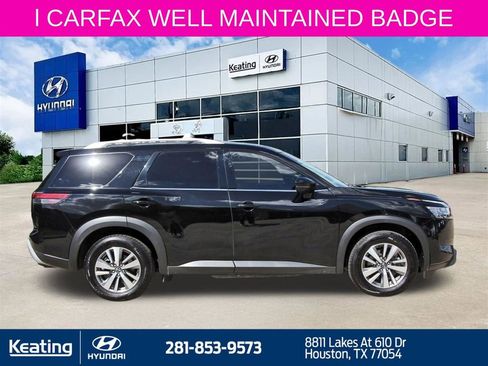 Used 2023 Nissan Pathfinder SL w/ Black Appearance Package FWD image 4