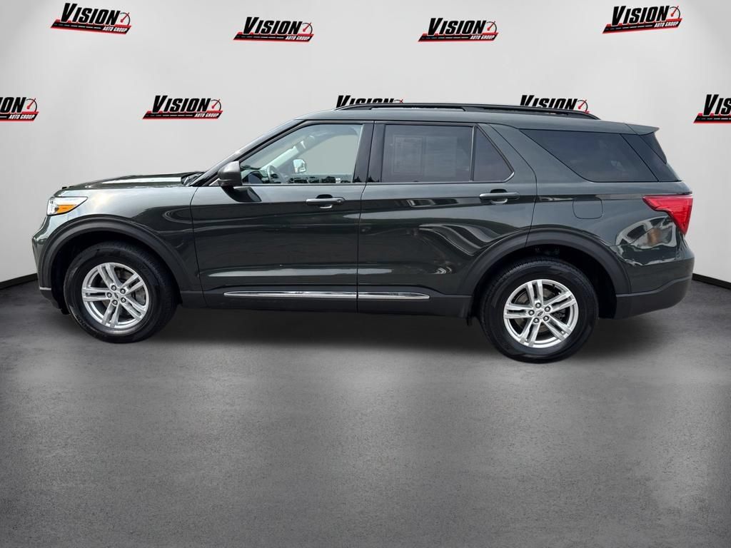 Used 2024 Ford Explorer XLT AWD/4WD image 8