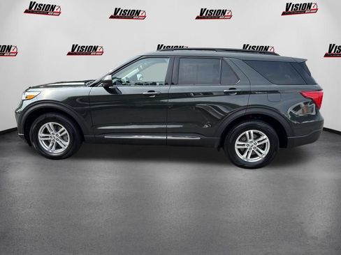 Used 2024 Ford Explorer XLT AWD/4WD image 8