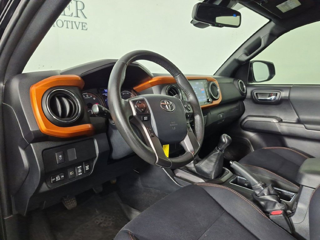 Used 2020 Toyota Tacoma TRD Sport AWD/4WD image 17
