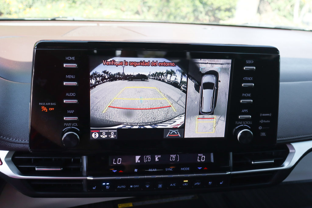 Used 2021 Toyota Sienna Platinum AWD/4WD image 37