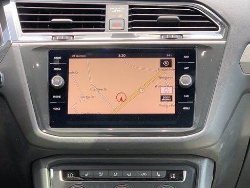 Used 2019 Volkswagen Tiguan SEL Premium R-Line AWD/4WD image 29