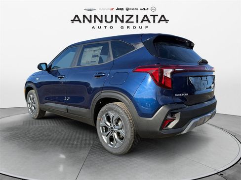 New 2026 Kia Seltos LX image 3