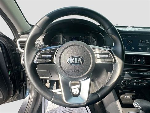 Used 2020 Kia Optima SE image 11