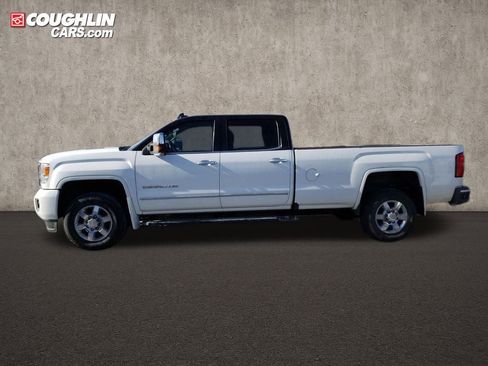 Used 2016 GMC Sierra 3500 Denali w/ Duramax Plus Package image 2