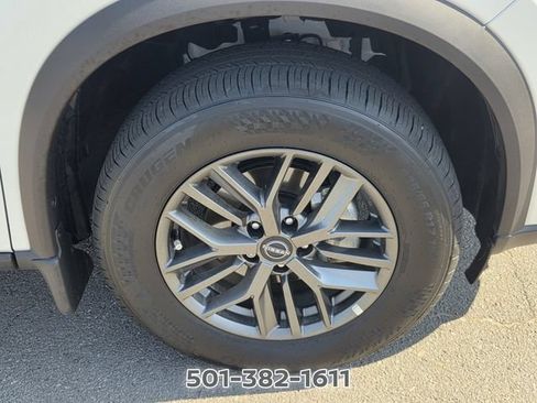 Certified 2026 Nissan Rogue SV FWD image 17