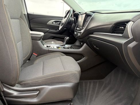 Used 2018 Chevrolet Traverse LT image 35